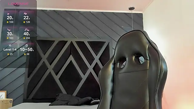 Snapshot of marco_garciia_ chatting on February 10, 11:20 pm marco garciia online show from February 10, 11:20 pm