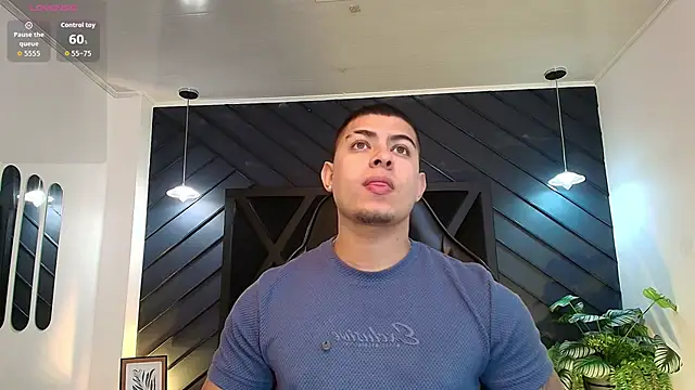 Snapshot of marco_garciia_ chatting on February 20, 11:16 pm marco garciia online show from February 20, 11:16 pm