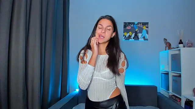 Snapshot of Guilana_baby chatting on September 18, 8:33 pm Guilana baby online show from September 18, 8:33 pm