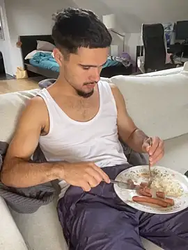 los freaky online show from October 7, 10:12 am