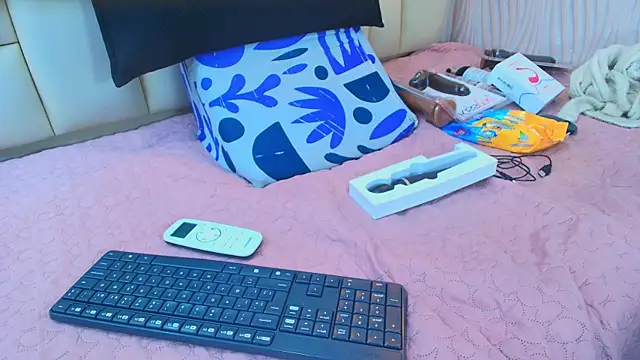 Snapshot of sweet_amye chatting on October 11, 7:12 pm sweet amye online show from October 11, 7:12 pm