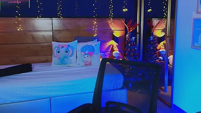 hanna kimura online show from November 24, 7:35 pm