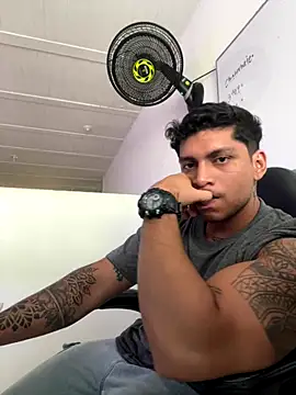 Nicolasmontoya16 online show from September 13, 8:08 pm