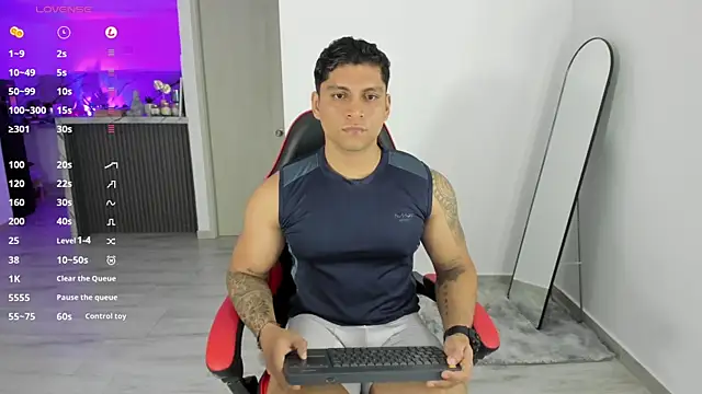 Nicolasmontoya16 online show from October 16, 4:24 am