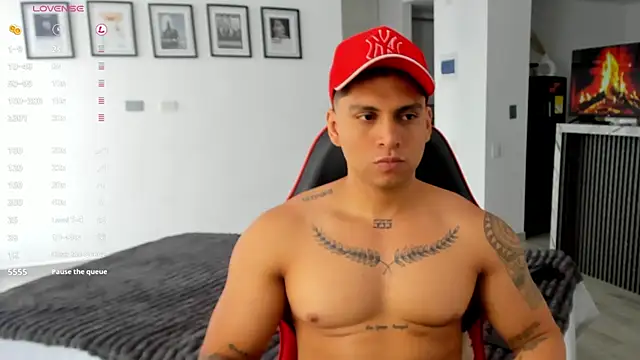 Nicolasmontoya16 online show from November 7, 5:35 pm