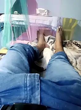 Snapshot of m11a2f3a4z5 chatting on March 8, 9:02 am m11a2f3a4z5 online show from March 8, 9:02 am