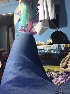 Snapshot of m11a2f3a4z5 chatting on April 2, 12:14 pm m11a2f3a4z5 online show from April 2, 12:14 pm