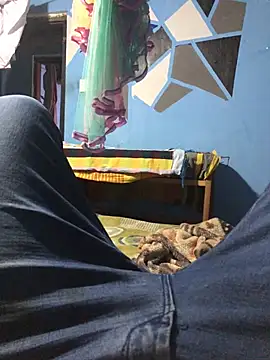 Snapshot of m11a2f3a4z5 chatting on April 9, 2:33 pm m11a2f3a4z5 online show from April 9, 2:33 pm