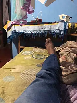 Snapshot of m11a2f3a4z5 chatting on April 11, 1:59 pm m11a2f3a4z5 online show from April 11, 1:59 pm