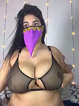 yasmin rahal online show from September 12, 8:20 pm