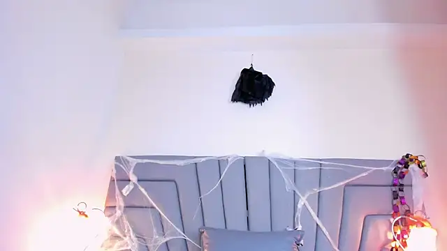 Maia 520 online show from October 28, 5:48 pm