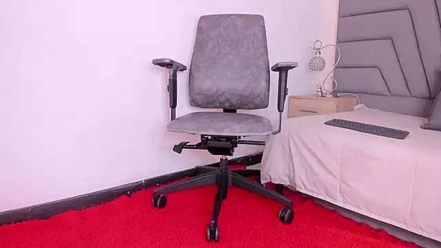 Maia 520 online show from April 8, 5:57 pm