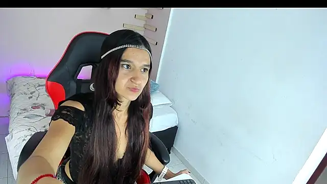 Snapshot of maraiah_petit chatting on September 20, 7:04 pm maraiah petit online show from September 20, 7:04 pm