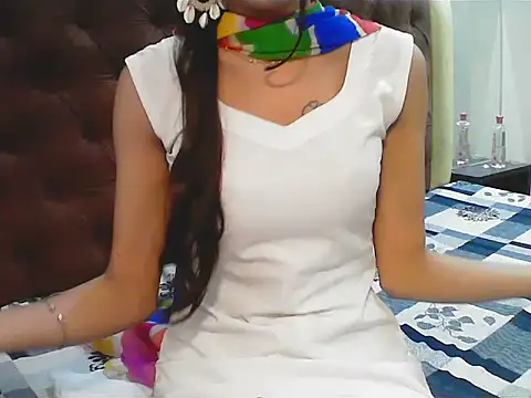 Snapshot of elize__ chatting on September 20, 9:32 am elize   online show from September 20, 9:32 am