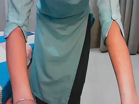 Snapshot of elize__ chatting on September 30, 4:39 am elize   online show from September 30, 4:39 am