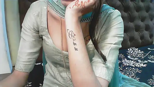 Snapshot of elize__ chatting on October 10, 2:21 am elize   online show from October 10, 2:21 am