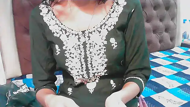 elize   online show from November 2, 2:36 am