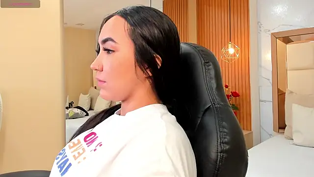 julieta rosee online show from November 25, 9:48 pm