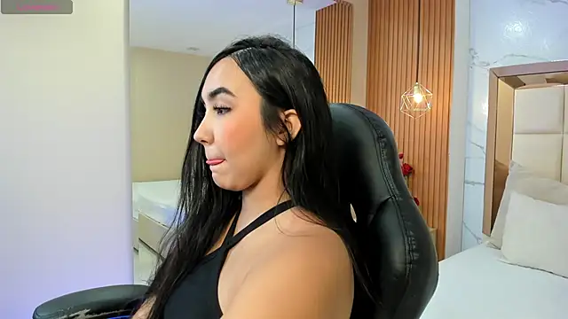 Snapshot of julieta_rosee chatting on January 16, 10:25 pm julieta rosee online show from January 16, 10:25 pm