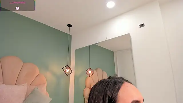 Snapshot of julieta_rosee chatting on February 1, 9:02 pm julieta rosee online show from February 1, 9:02 pm