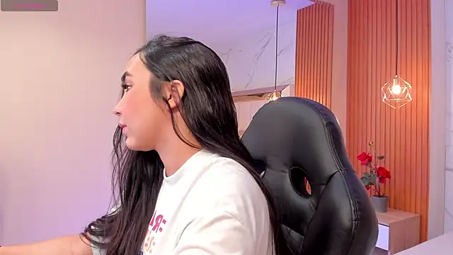 Snapshot of julieta_rosee chatting on February 20, 10:10 pm julieta rosee online show from February 20, 10:10 pm