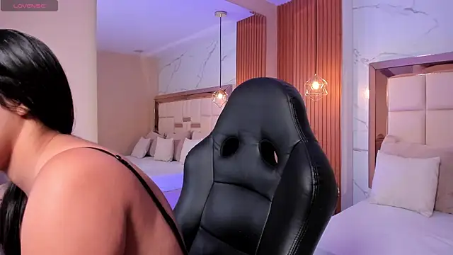 Snapshot of julieta_rosee chatting on February 25, 10:08 pm julieta rosee online show from February 25, 10:08 pm