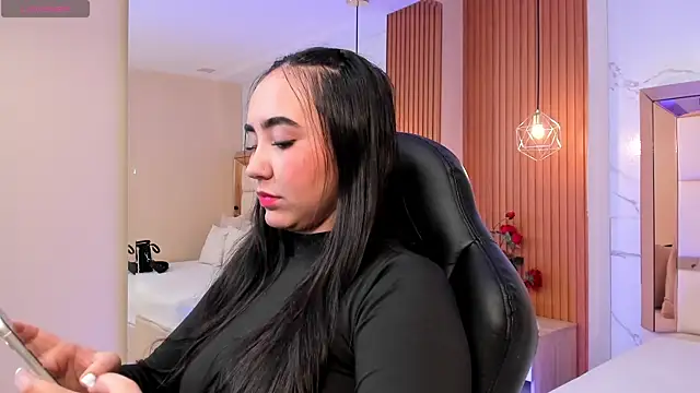 Snapshot of julieta_rosee chatting on February 26, 9:47 pm julieta rosee online show from February 26, 9:47 pm