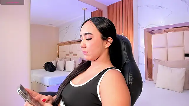 Snapshot of julieta_rosee chatting on March 12, 10:05 pm julieta rosee online show from March 12, 10:05 pm