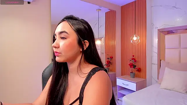 Snapshot of julieta_rosee chatting on March 23, 8:35 pm julieta rosee online show from March 23, 8:35 pm