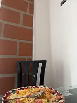 Snapshot of julieta_rosee chatting on April 12, 9:20 pm julieta rosee online show from April 12, 9:20 pm