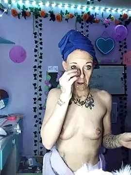 Purple2StayThnxx online show from October 20, 8:42 pm