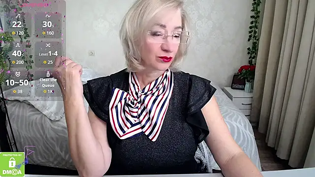 hunters woman online show from October 23, 12:04 pm