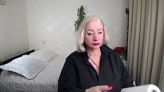 Snapshot of hunters_woman chatting on February 12, 4:57 pm hunters woman online show from February 12, 4:57 pm