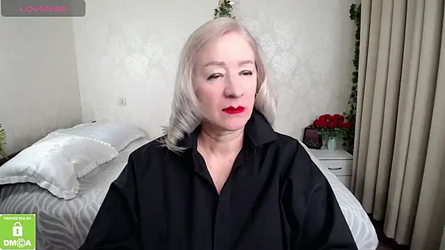 Snapshot of hunters_woman chatting on February 21, 5:03 pm hunters woman online show from February 21, 5:03 pm