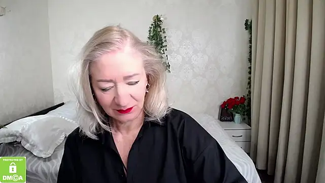 Snapshot of hunters_woman chatting on March 2, 7:48 am hunters woman online show from March 2, 7:48 am