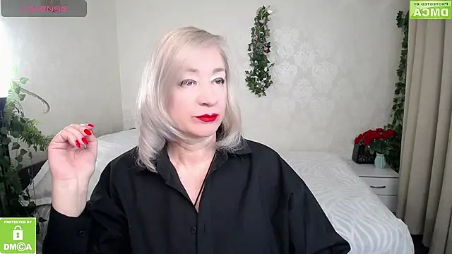 hunters woman online show from March 29, 5:02 pm