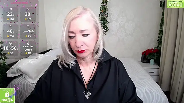 hunters woman online show from April 6, 7:26 pm