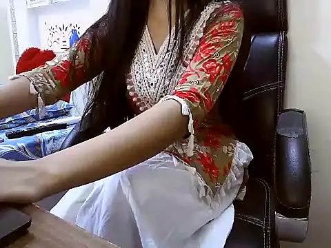 Simranjeet kaur26 online show from July 17, 2:13 pm