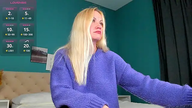 KiraSun online show from October 12, 1:04 am