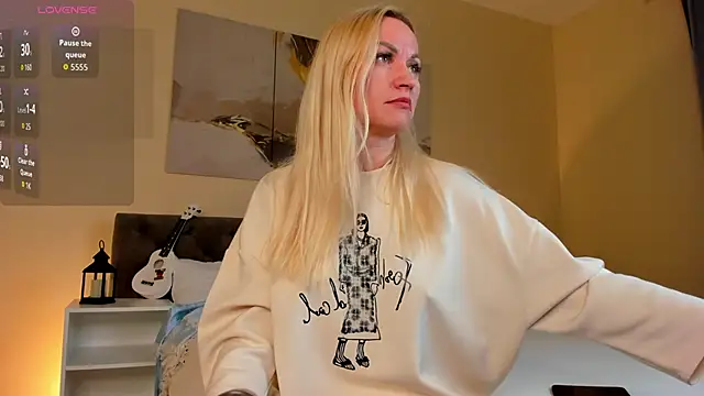 KiraSun online show from October 16, 12:06 pm