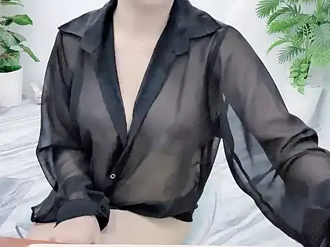 Lyly-2k5 online show from October 5, 2:04 pm