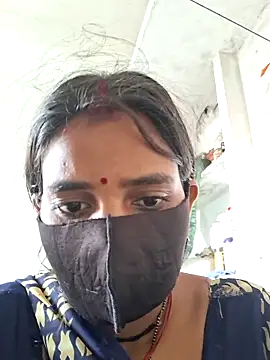 Snapshot of RAYI_Queen_3 chatting on November 6, 2:56 am RAYI Queen 3 online show from November 6, 2:56 am