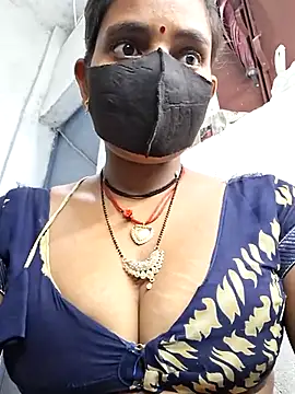 Snapshot of RAYI_Queen_3 chatting on November 27, 2:52 pm RAYI Queen 3 online show from November 27, 2:52 pm