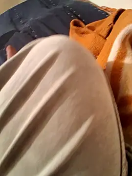 Snapshot of RAYI_Queen_3 chatting on February 10, 9:41 pm RAYI Queen 3 online show from February 10, 9:41 pm