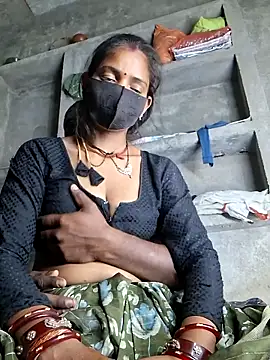 Snapshot of RAYI_Queen_3 chatting on March 31, 10:32 pm RAYI Queen 3 online show from March 31, 10:32 pm