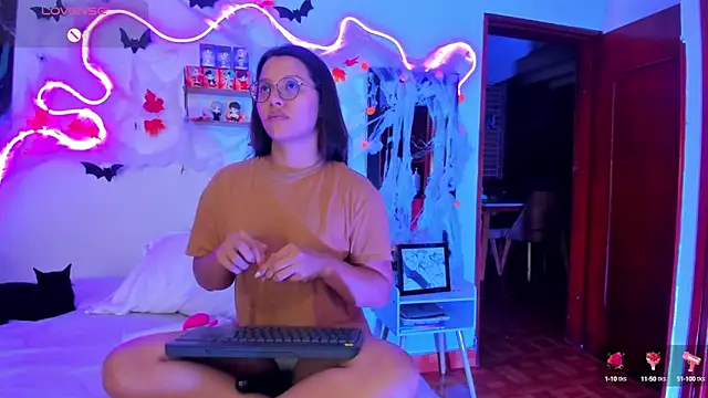 Dilan and Mia online show from October 13, 8:14 am