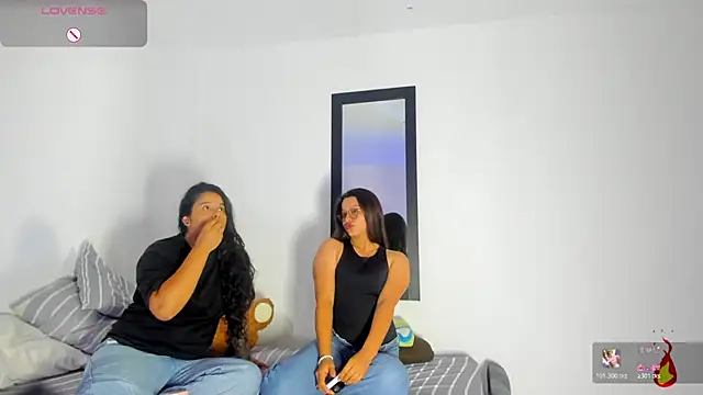 Dilan and Mia online show from June 25, 8:24 pm