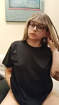 Snapshot of Aurora_blaack chatting on December 3, 4:42 am Aurora blaack online show from December 3, 4:42 am