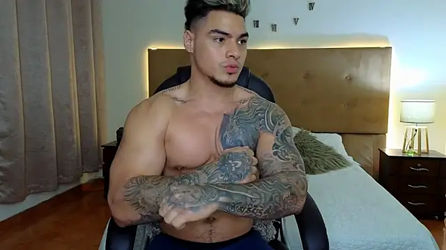 Steven Velez online show from October 5, 4:33 am