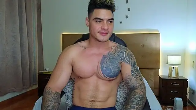 Steven Velez online show from December 18, 11:33 pm